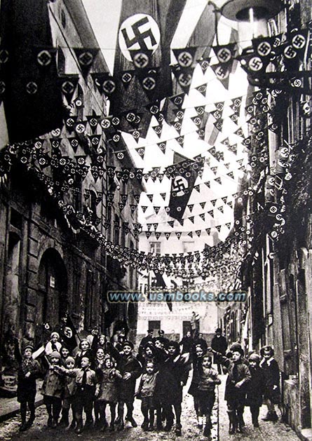 Nazi swastika flags, Hakenkreuz Strassenschmuck